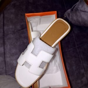 Chaussures Hermès Blanches Femme - Élégance Intemporelle & Confort Supérieur