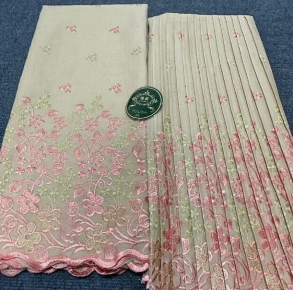 Dentelle Broderie: Élégance Intemporelle pour Couture et Artisanat